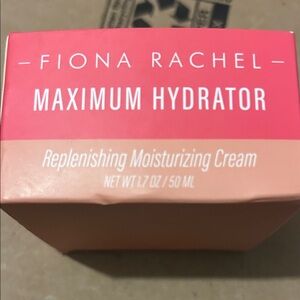 Maximum Hydrator Replenishing Moisturizing Cream new in box
